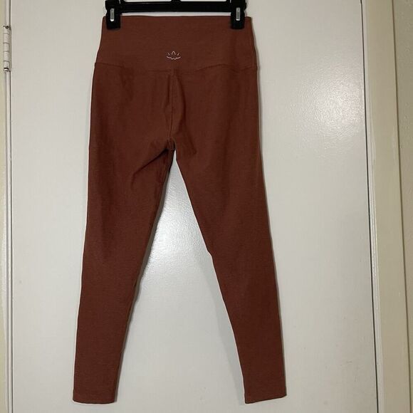 Beyond Yoga Sienna red high waist workout leggings medium - Picture 4 of 5